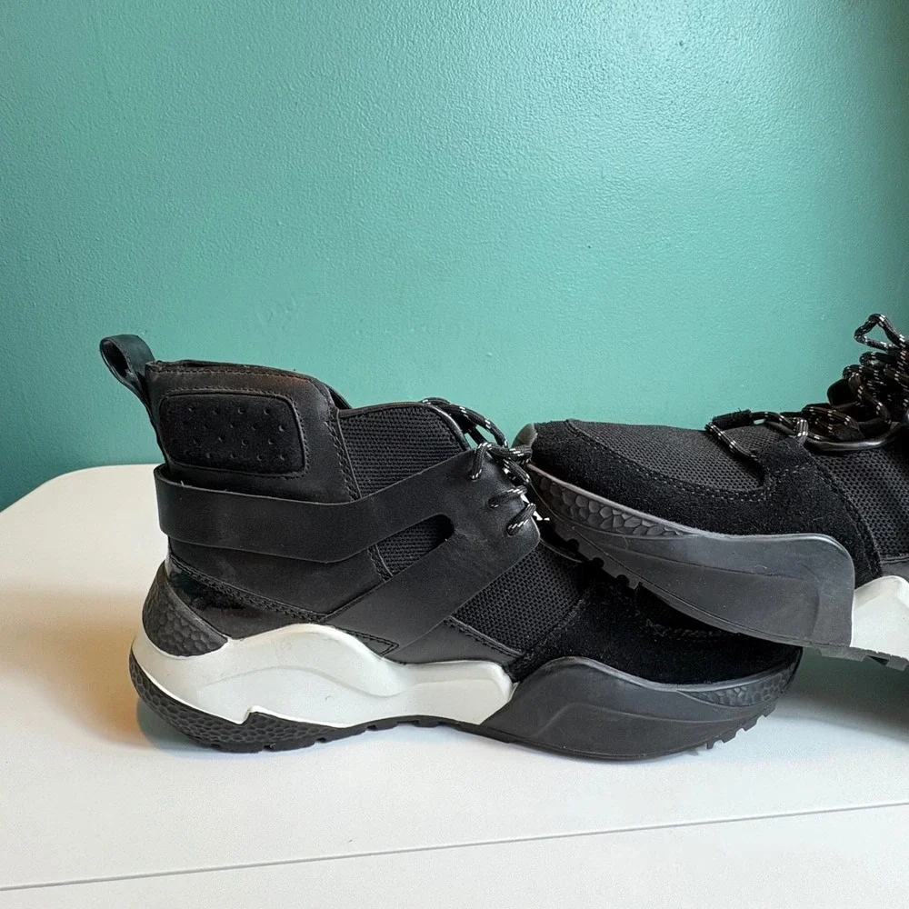 Kenneth Cole kenneth cole